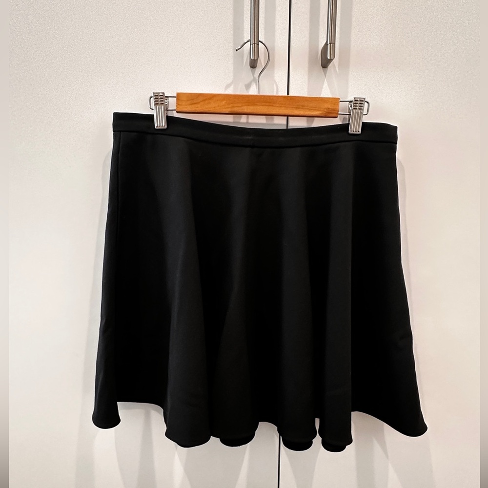 🖤🖤REDValentino Black A-Line Circle Skirt – Size 44 (US 8)